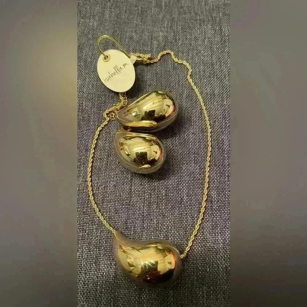 24k over brass  bean necklace and earrings. New in box🥰😌😚